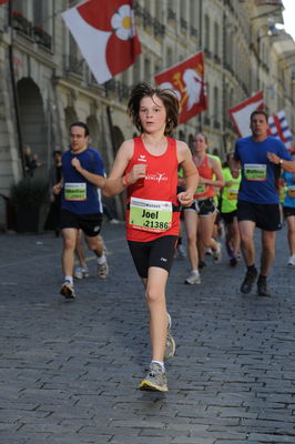 20130518_143000_GP_Bern_Joel_AF1.jpg - Joels erster Start an einem "Nicht Kinderlauf" - Aldstadt GP in 22 Minuten