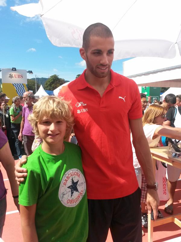 20140817_122500.jpg - 17.8. Simon mit 400m-Hürden Europameister Karim Hussein