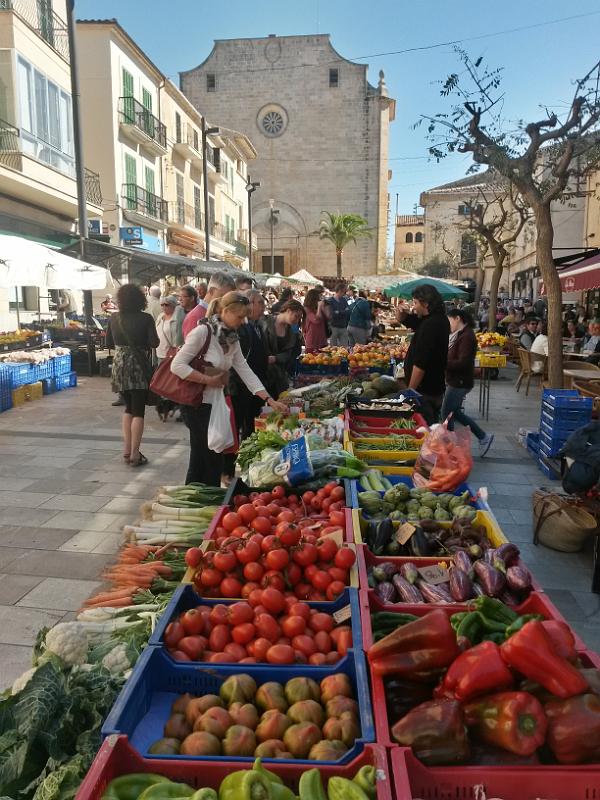 20140405_112024_Richtone(HDR).jpg - 5.4. Markt in Santany