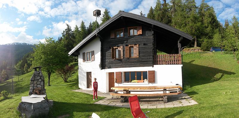20140530_075611.jpg - 30.5. Simon vor Chalet