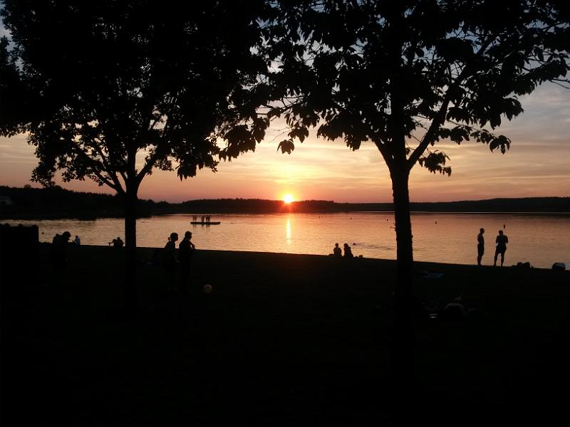 20140718_210129.jpg - 19.7. Abendstimmung am Rothsee bei der Challenge Roth