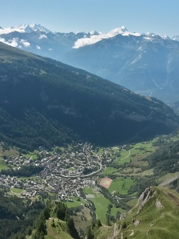 20140817_105838.jpg - 17.8. Ausblick von Gemmi auf Leukerbad und Walliser Alpen