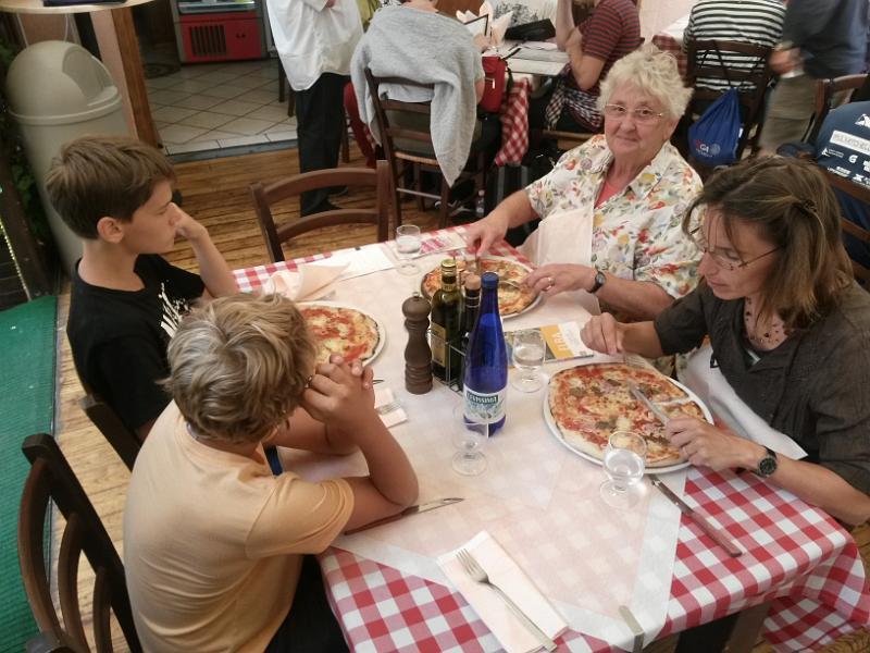 20140924_125811.jpg - 24.9. Pizza in Portoferraio