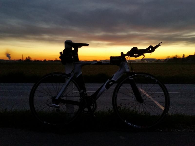 20141119_171336.jpg - 19.11. Radfahrt und Koppellauf bei toller Abendstimmung