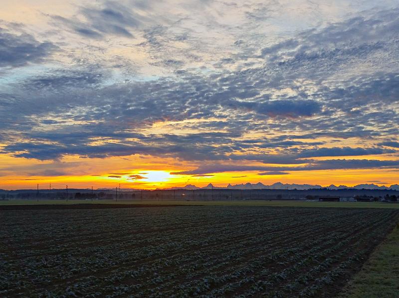 20141213_081644.jpg - 13.12. wunderschöner Sonnenaufgang in Aegerten