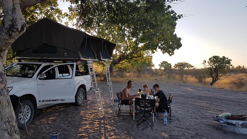 20161005_175409.jpg - 5.10. Paradise Campiste am ausgetrockneten Savuti Channel, Savuti Chobe NP