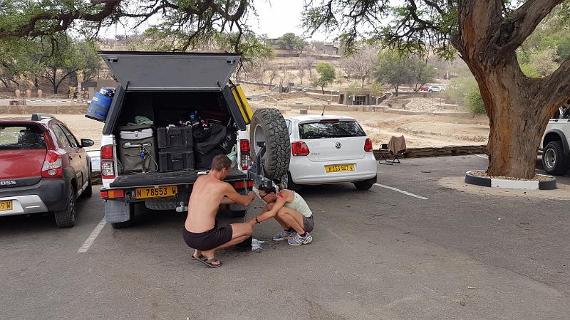 20161015_124026.jpg - 15.10. letztes Mal kmochen auf Reise, Daan Viljoen GR bei Windhoek
